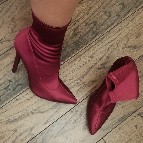 Charlotte Russe Sock Ankle Booties Burgundy Size 7 Satin Ankle Boots - Picture 7 of 14